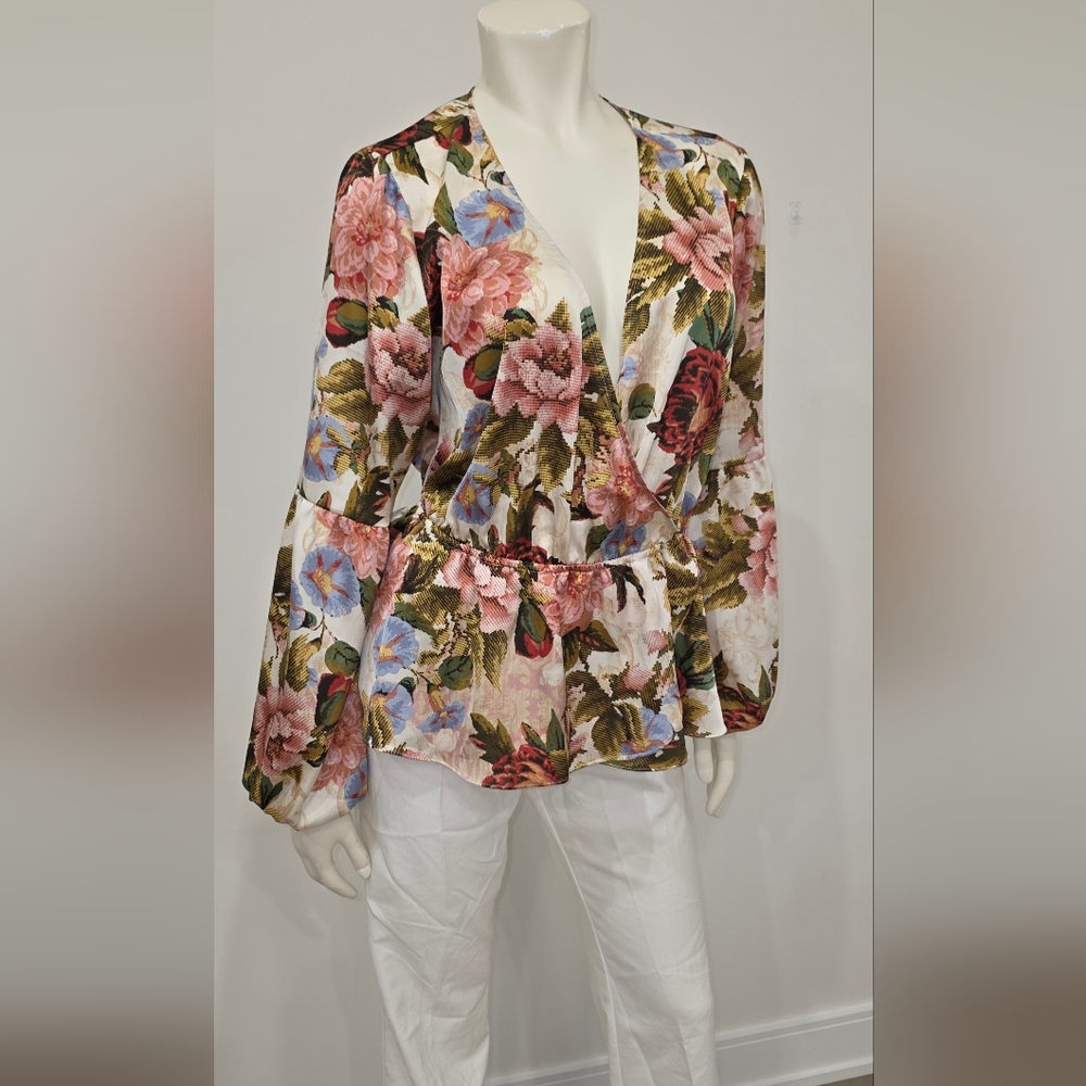 NWOT Guess Lyndi Floral Print Peplum Wrap Blouse M